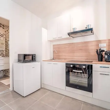 Atlas - Danaris Apartment
